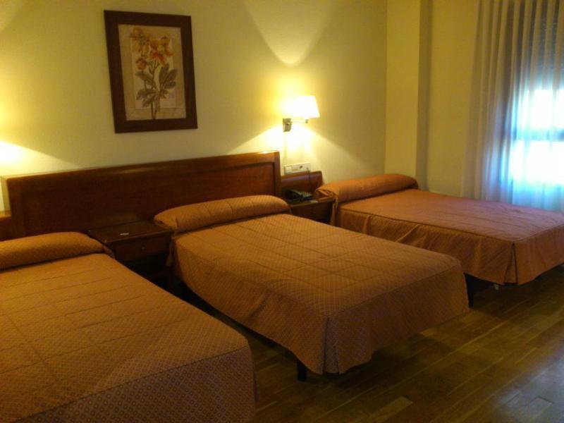Hostal Plaza Mayor 토레용드아르도즈 외부 사진