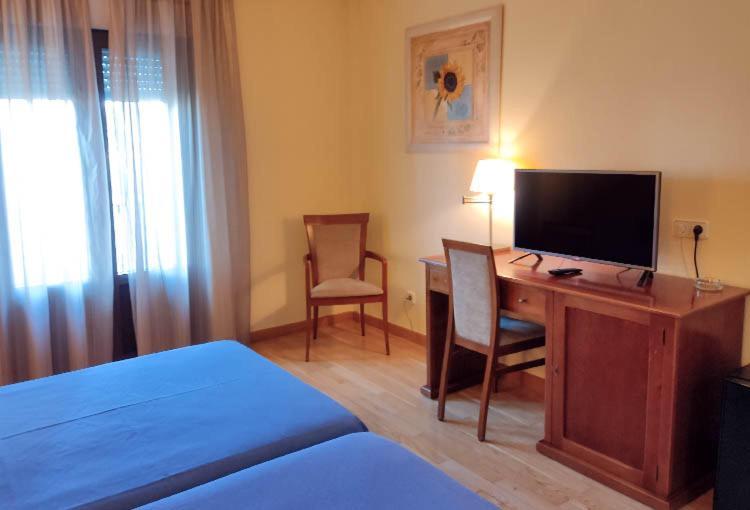 Hostal Plaza Mayor 토레용드아르도즈 외부 사진