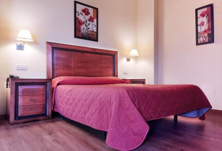 Hostal Plaza Mayor 토레용드아르도즈 외부 사진