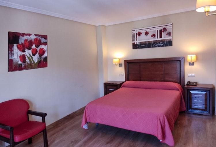 Hostal Plaza Mayor 토레용드아르도즈 외부 사진