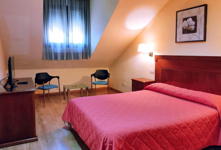 Hostal Plaza Mayor 토레용드아르도즈 외부 사진