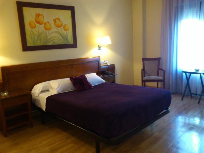 Hostal Plaza Mayor 토레용드아르도즈 외부 사진